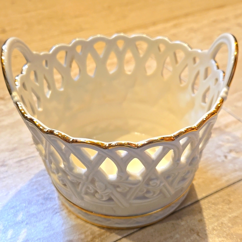 Lenox Classic Basket with Golden Accent Trim